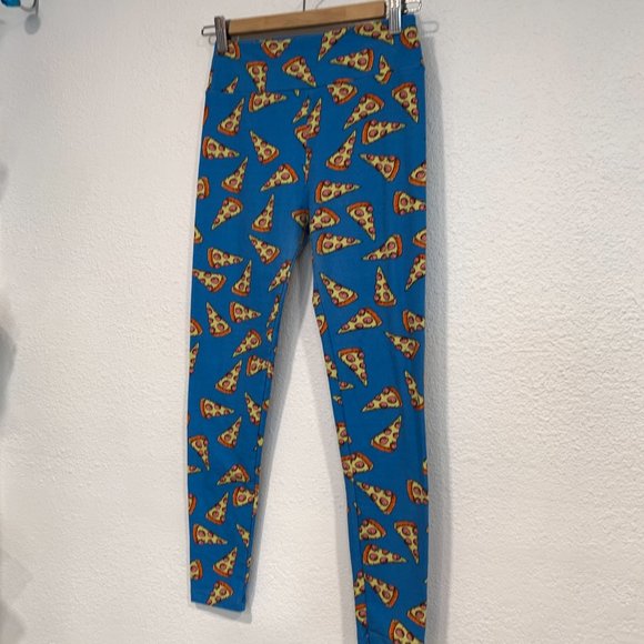 Lularoe OS Leggings PIZZA PARTY Pepperoni Pizza Slices Pattern Blue Multicolor - Picture 6 of 6